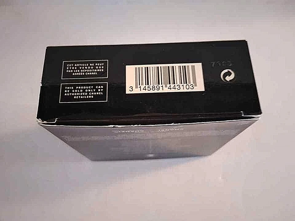 BRONZE UNIVERSEL de Chanel SUN ILLUMINATOR 30 g / 1 oz NIB ~ RARE~ - Image 4 of 4