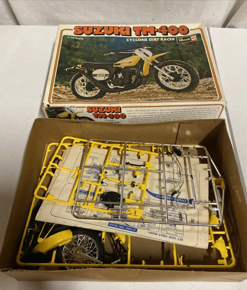 REVELL 1976 SUZUKI TM-400 CYCLONE DIRT RACER MODEL KIT  1/12 SCALE - FOR PARTS - Image 2 of 4