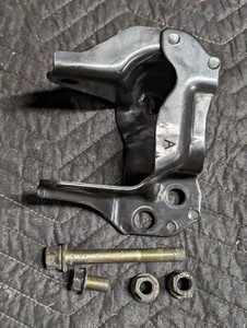 OEM 96-00 Honda Civic Manual Transmission Upper Mount Bracket 50825-S04-000 MT