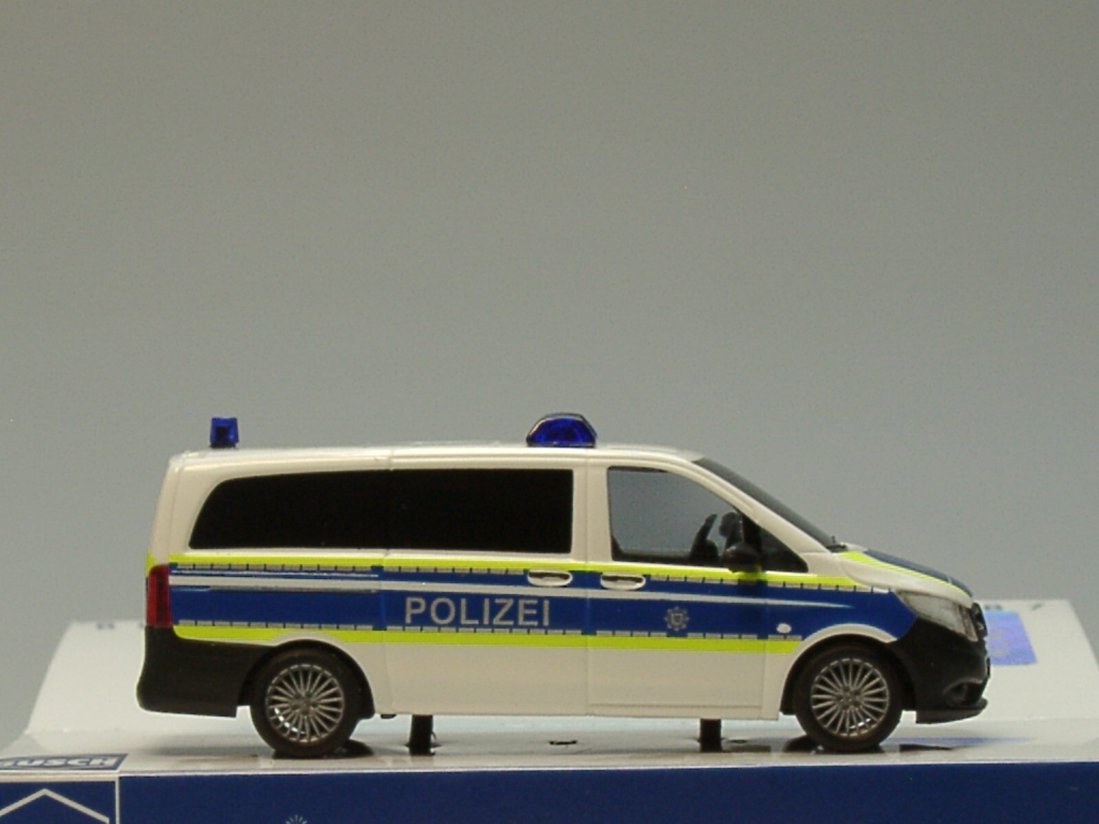 Bild 2 von 6