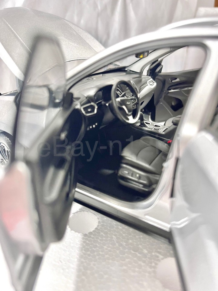 118 Scale GM Chevy Chevrolet Equinox Acadia Silver Diecast Model Car