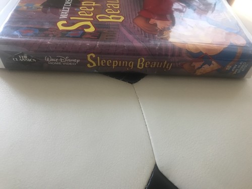 Sleeping Beauty VHS Black Diamond Clamshell with Once Upon A Dream Song - Picture 3 of 7
