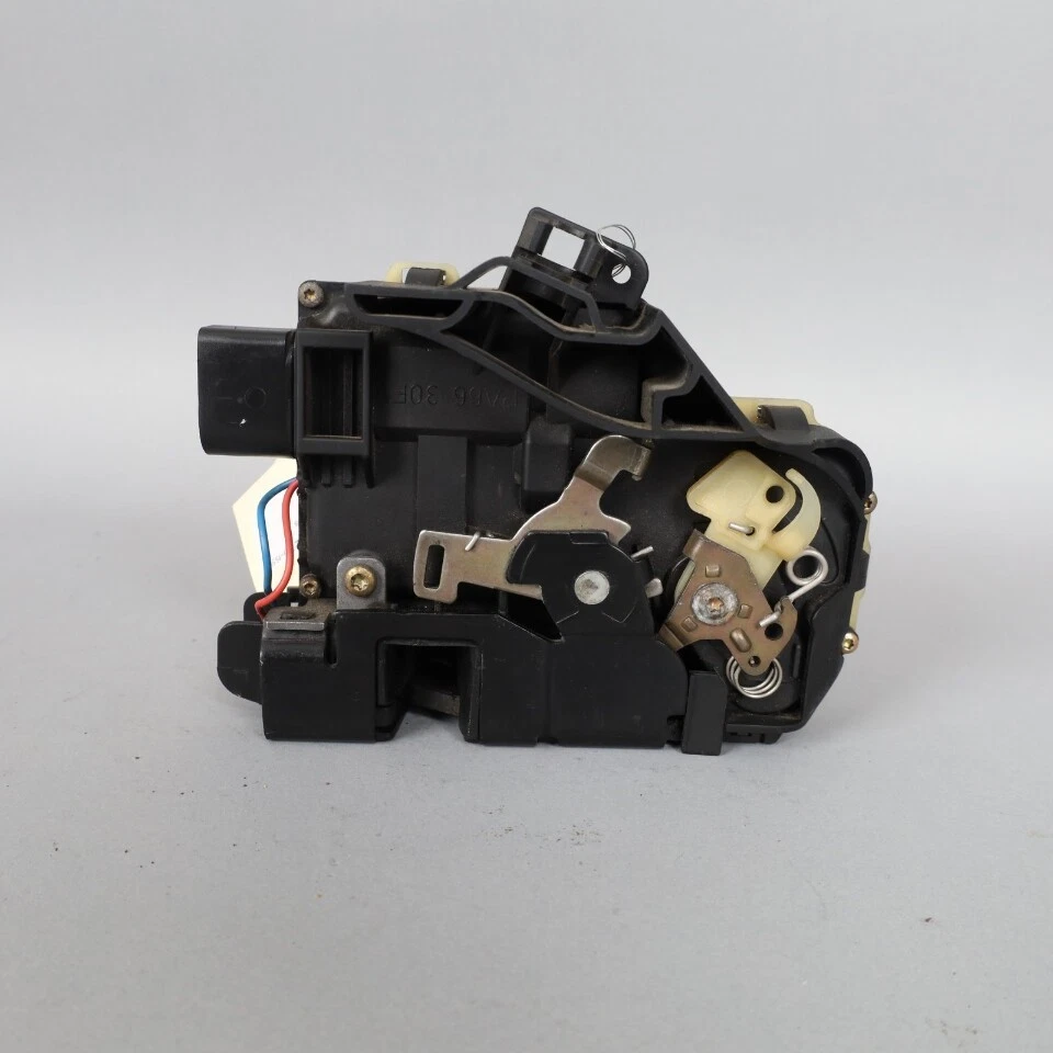 Porsche 911 Boxster 1998-2004 pestillo puerta derecha 3B1837016P fabricante de equipos originales usado Foto 4 de 4