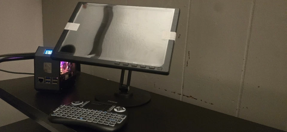 **OFFLINE AI** Raspberry Pi 5 Mini Teclado Monitor de Escritorio Mini Torre Personalizada Foto 2 de 4