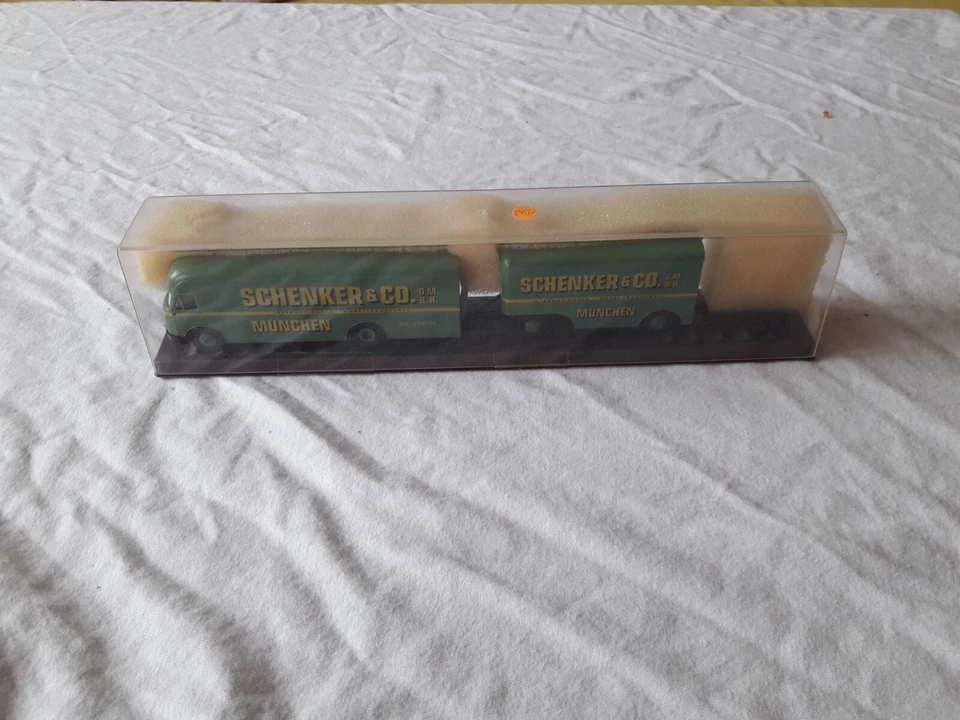 Brekina 57520 H0 MAN Kofferzug/Möbeltransporter "Schenker & Co. GMBH München"