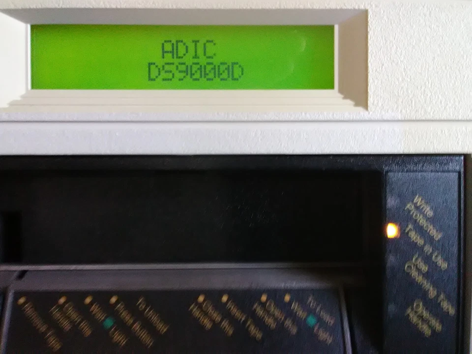 ADIC DS9400D External Tape Drive - Image 3 of 4