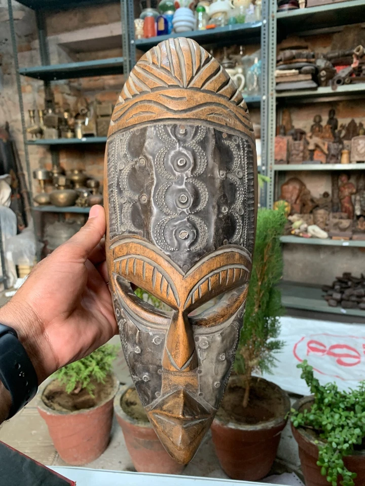 Máscara facial africana antiga esculpida à mão rara de madeira para homem pendurar na parede arte africana - Imagem 2 de 4