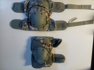 USGI ACU CAMO ELBOW & KNEEPAD SET. FREE 30RD ACU CAMO AR MAG POUCH WITH PURCHASE