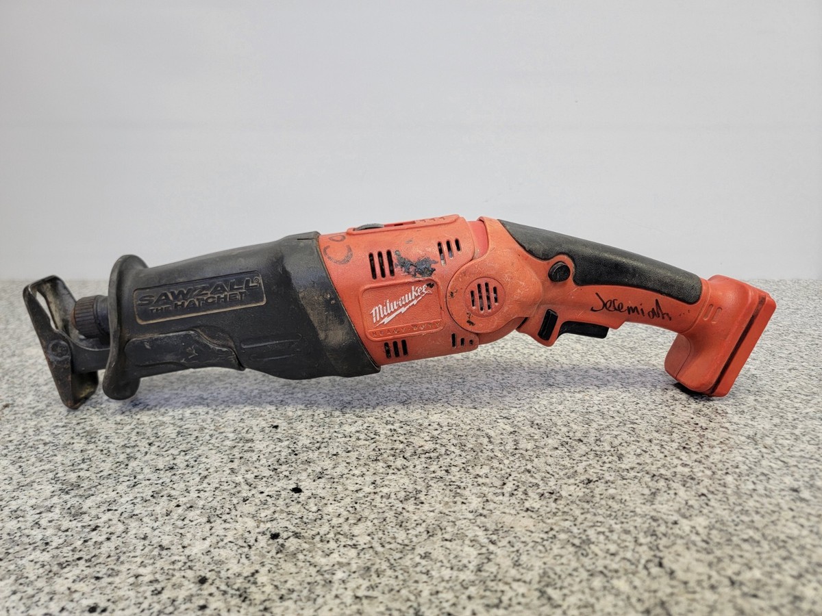 Milwaukee Tools, The Hatchet, 6514-20 Reciprocating Saw Sawzall 18V a-x