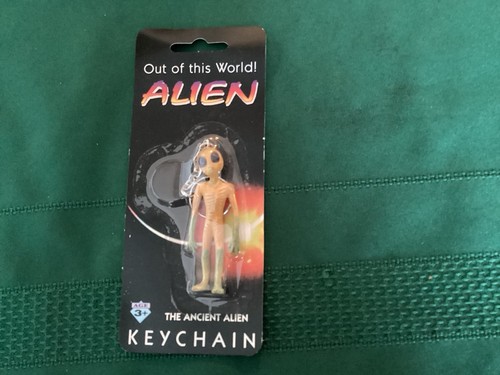 Vintage Shadowbox Ancient Alien Keychain NIP
