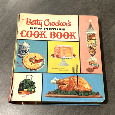 Betty Crocker's New Picture Cook Book 1961 Binder 1st Edition 6th