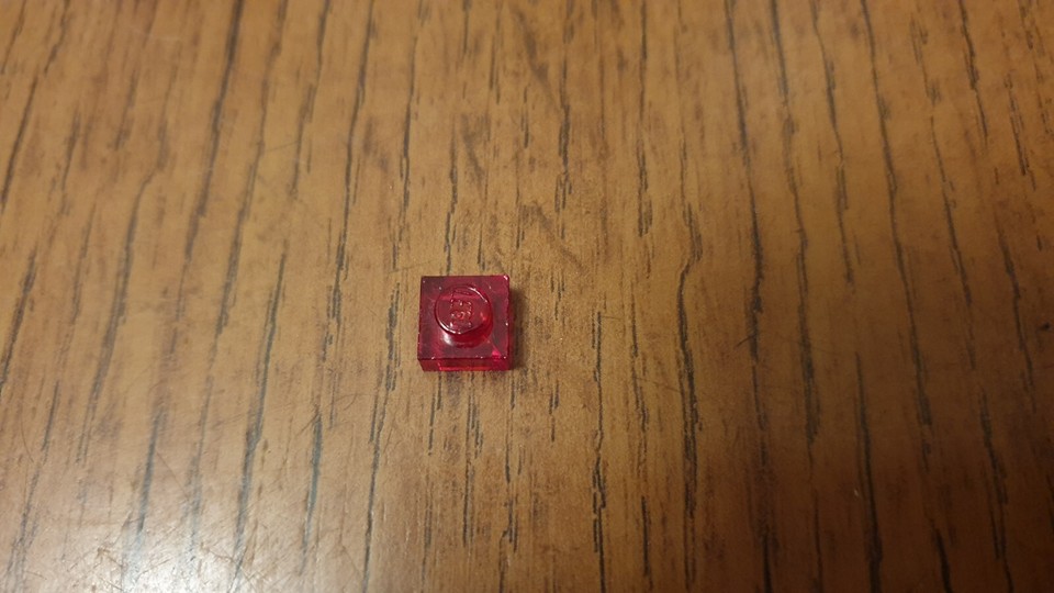 LEGO Space Classic Plate 1 x 1 Trans-Red Clear Red Part No. 3024 From ...