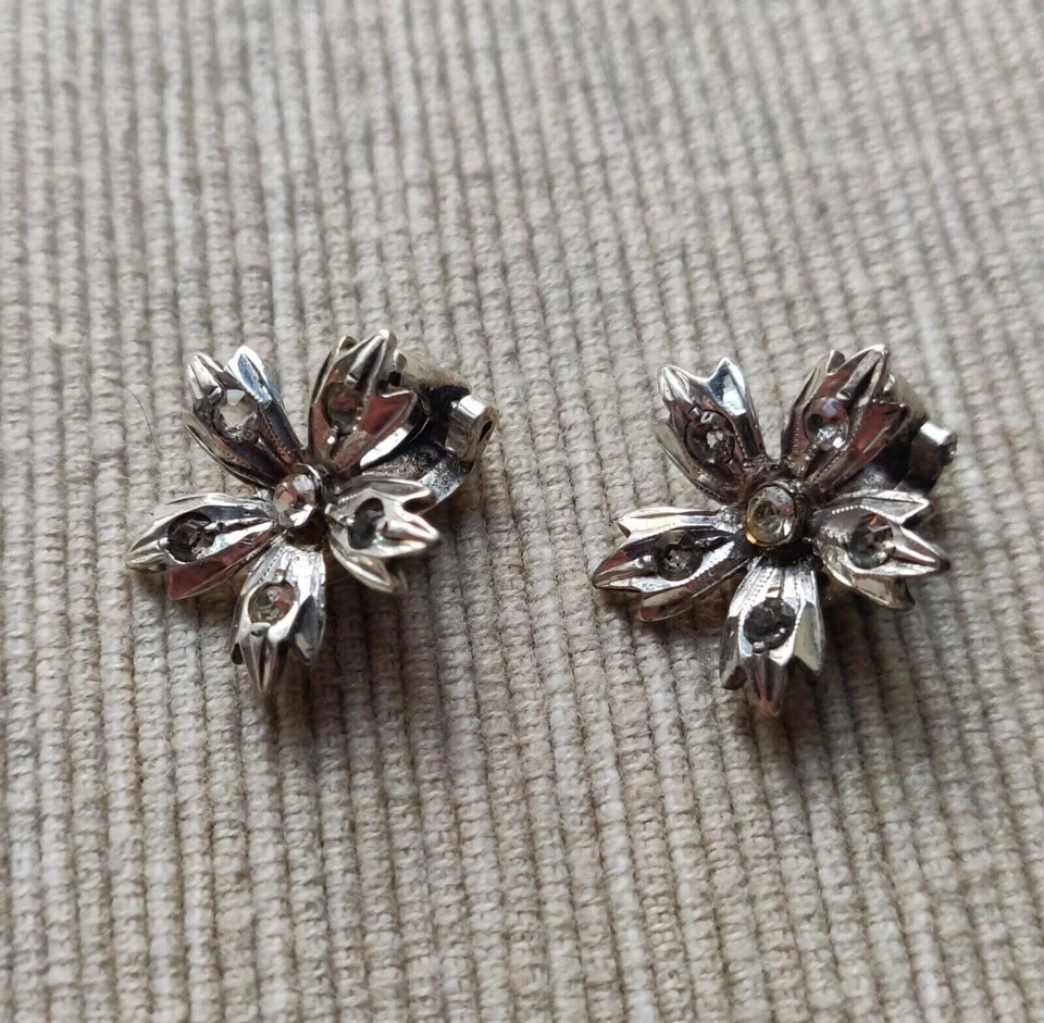 Orecchini fiore in argento 925 con marcasite - Immagine 4 di 4