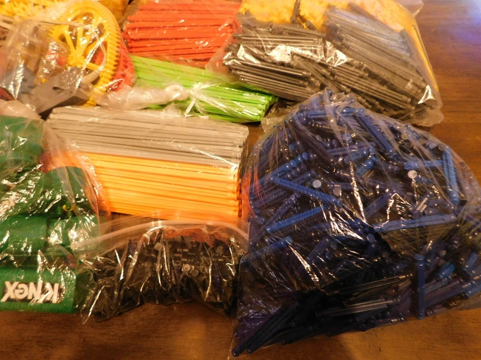 K'nex HUGE BULK lot 30 lbs Sorted Rods Connectors Tracks Motors Parts Lot A - Image 4 of 4