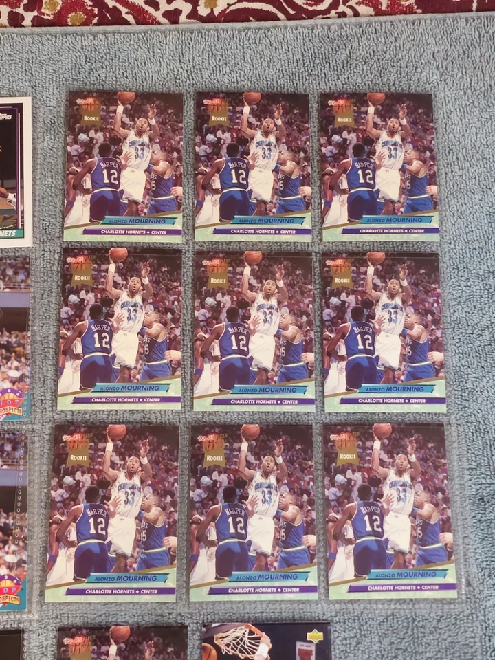 Lote de 44 tarjetas de novato Alonzo Mourning 1992-93 Upper Deck Topps Fleer Ultra Foto 4 de 4