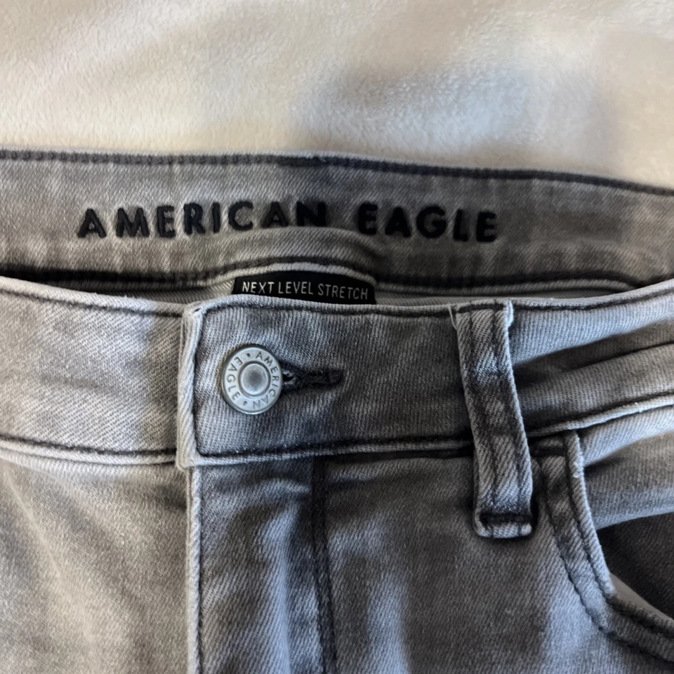 Pantalones de mezclilla elásticos American Eagle Next Level talla 8 desgastados Foto 2 de 4
