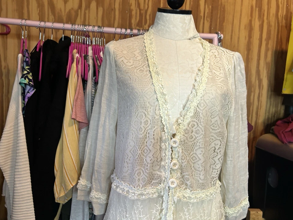 Pretty Angel Cardigan Size L Cream Linen Blend Crochet Lace Swing Fairy Coquette - Image 3 of 4