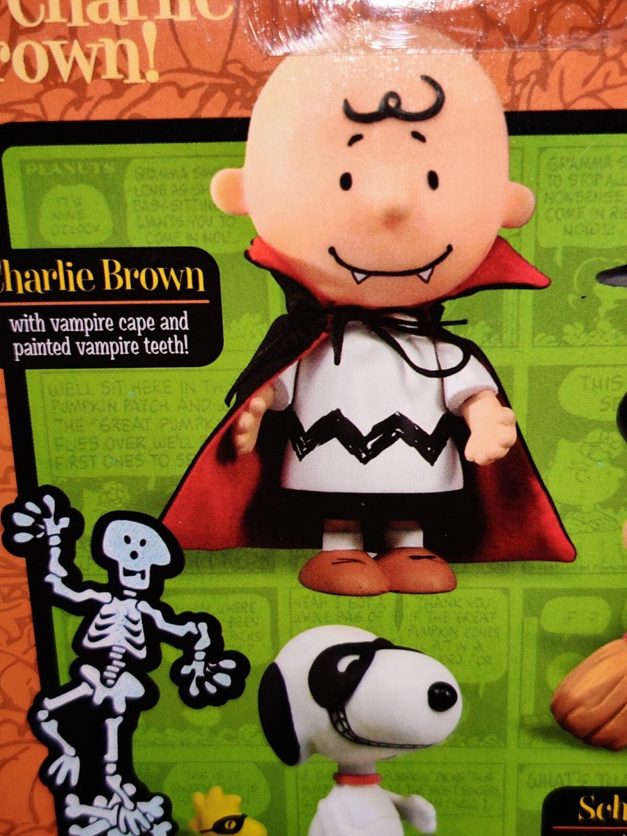 Peanuts - Charlie Brown as the Halloween Vampire Figurine