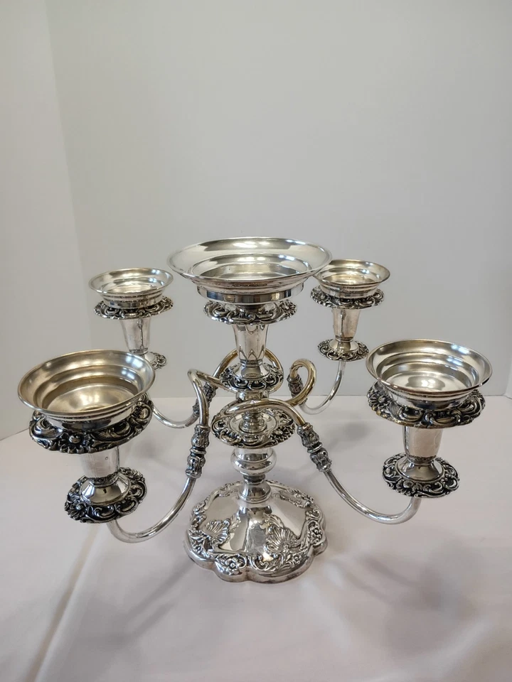 Candelabro de prato de prata vintage ornamentado 5 velas peça central com gotejamento - Imagem 2 de 4