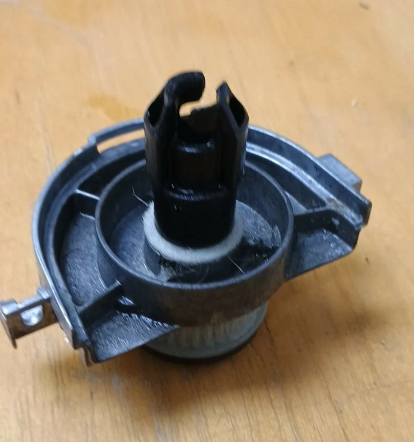 Rubbermaid PH15 Aspirador Comercial Doble Motor (BLOQUE DE RODAMIENTOS ENGRANADO) Foto 3 de 4