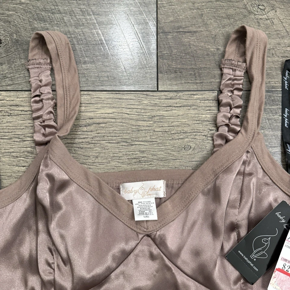 De colección Nuevo con Etiquetas Bebé Phat Marrón Malva Satén Camisola Recortada Logo Coqueta Y2K Sexy Talla L Foto 2 de 4
