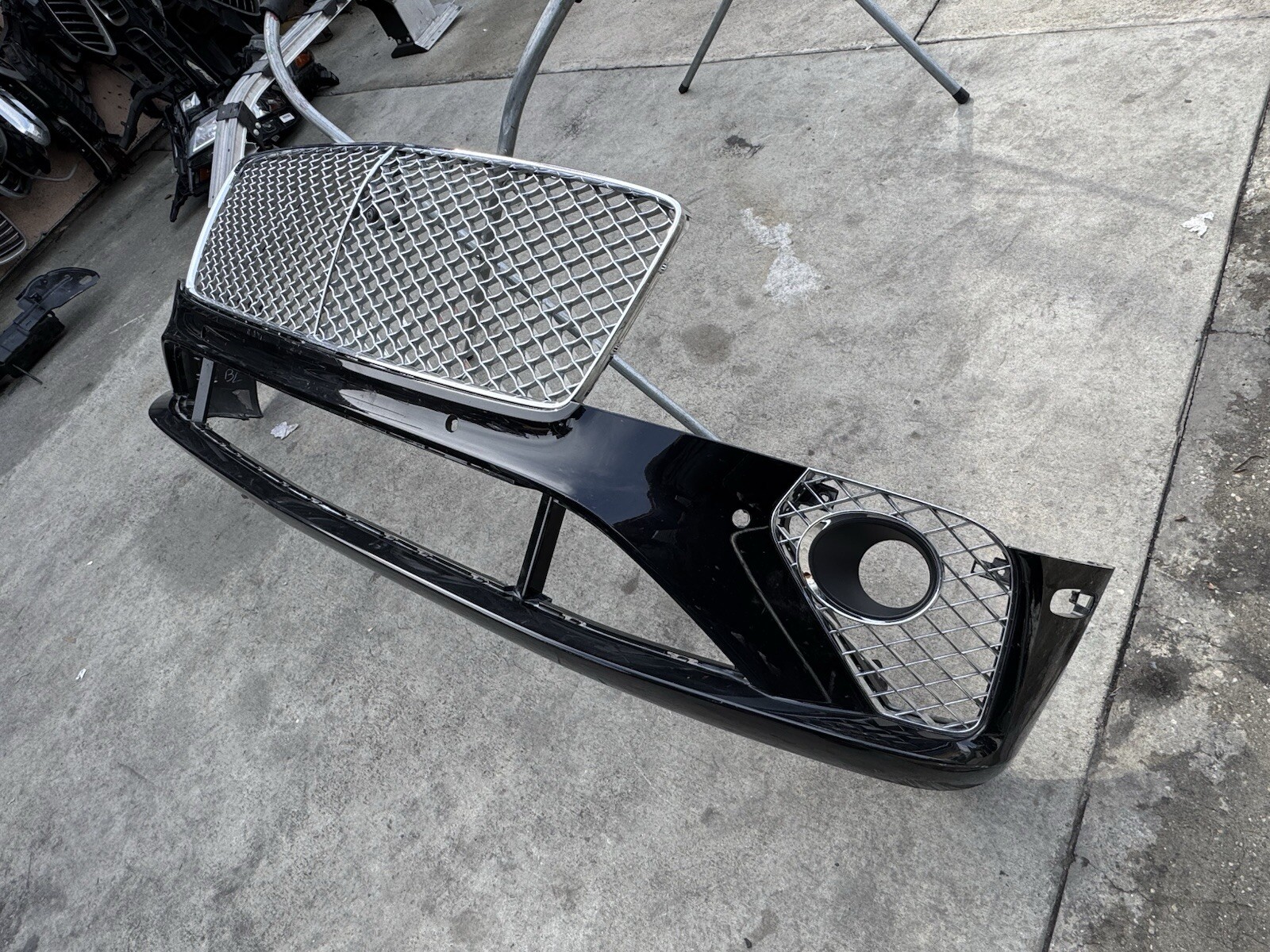 2020-2022 BENTLEY CONTINENTAL GT FRONT BUMPER W/GRILLE W/CAMERA OEM (NO SHIPPING