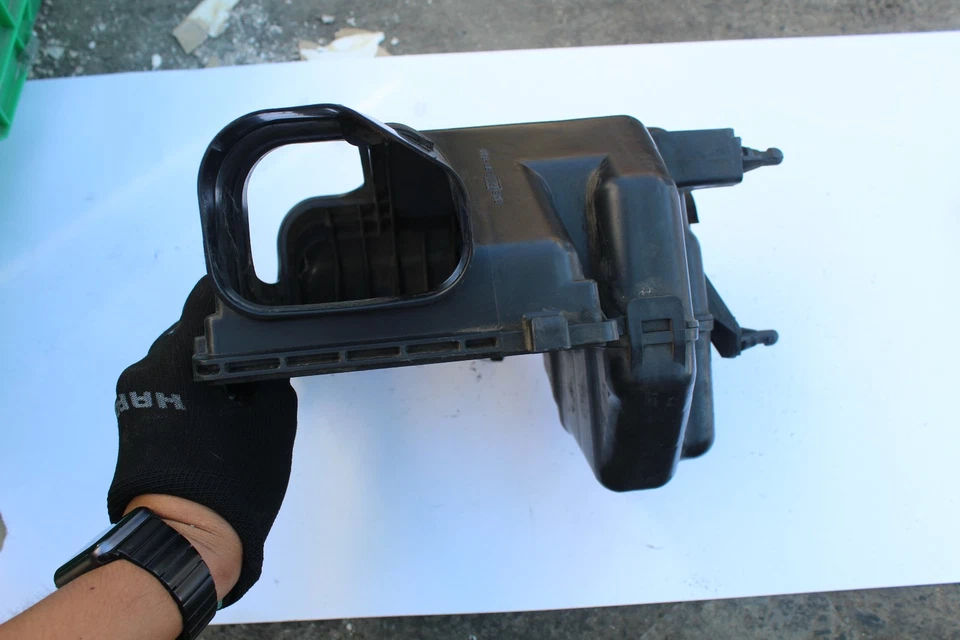 Infiniti G35 2003-2004 sedán filtro de aire montaje de caja K2883 Foto 2 de 4