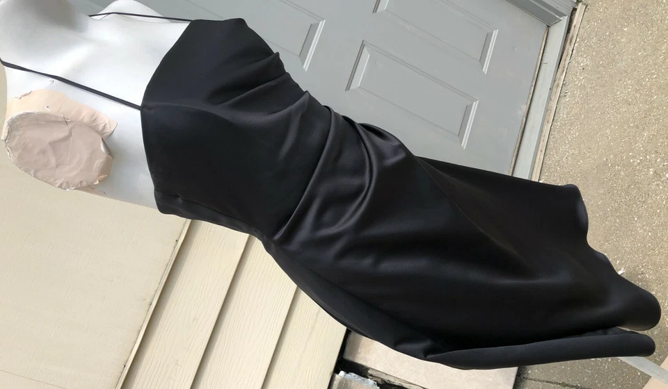 Vestido de cóctel formal halter sin mangas de poliéster negro Alfred Angelo Little 4 Foto 3 de 4