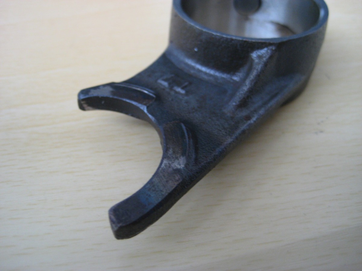 KAWASAKI NOS 4th / Top GEAR SELECTOR FORK 13140-037 S1 S2 S3 KAWASAKI NOS 4th / Top GEAR SELECTOR FORK 13140-037 S1 S2 S3