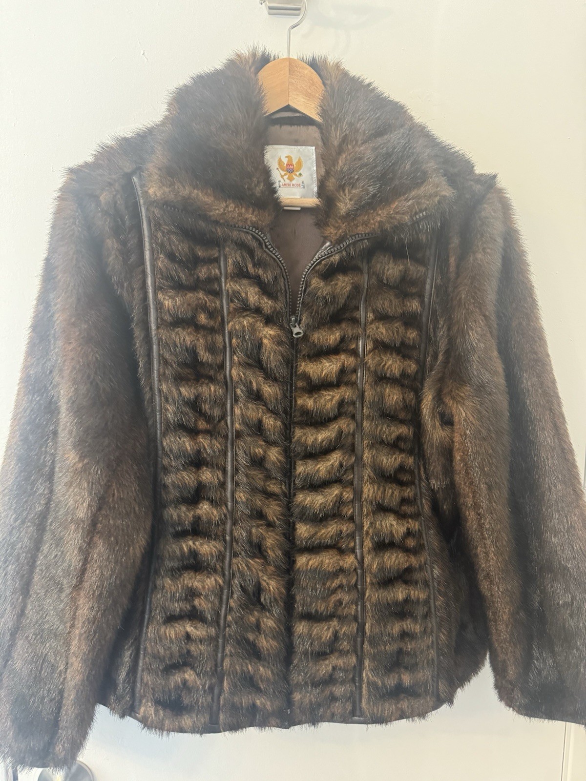 Ameri Mode Jacket Coat Size Large  NEW Animal Fau… - image 1