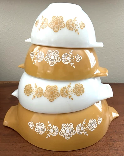 PYREX VINTAGE BUTTERFLY GOLD CINDERELLA MIXING BOWL SET 4 NEAR MINT