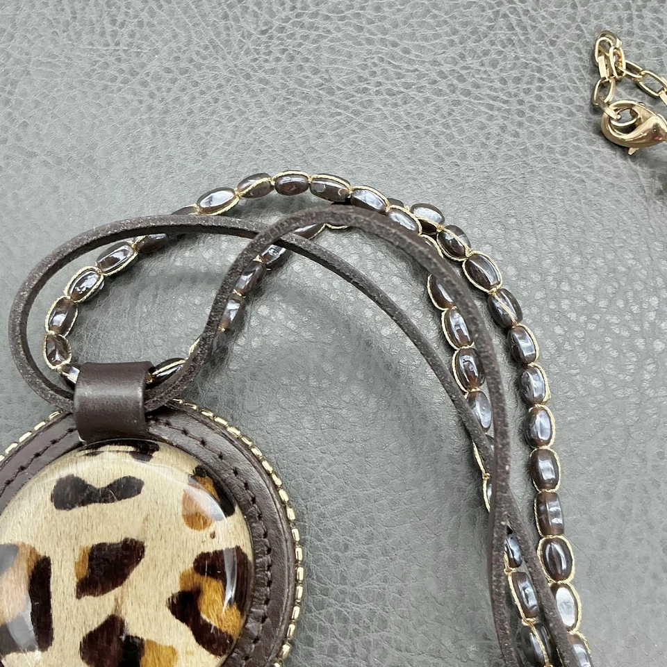 Collar Colgante Chico's Estampado Leopardo Cuero Marrón Cuentas Vidrio Ahumado Tono Dorado Foto 4 de 4