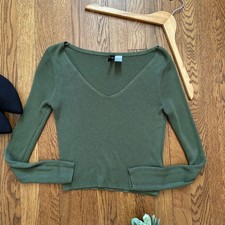 H M Divided Green Cropped V-Neck Lightweight Knit Sweater SIZE MEDIUM