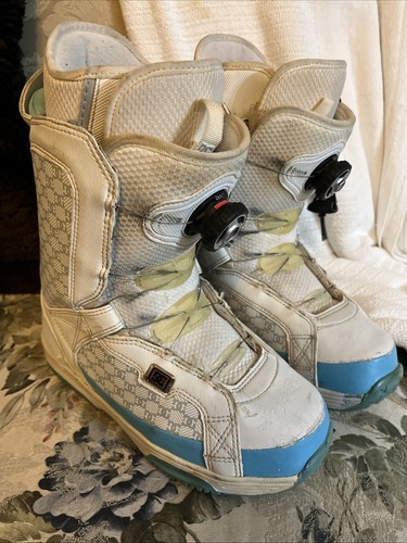 DC Women Scout Snowboard sz 7.5w white glacier blue 2009 vintage