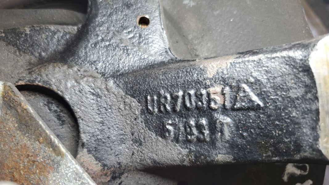 1994 Rolls Royce Silver Spur iii OEM Front Right Spindle Knuckle