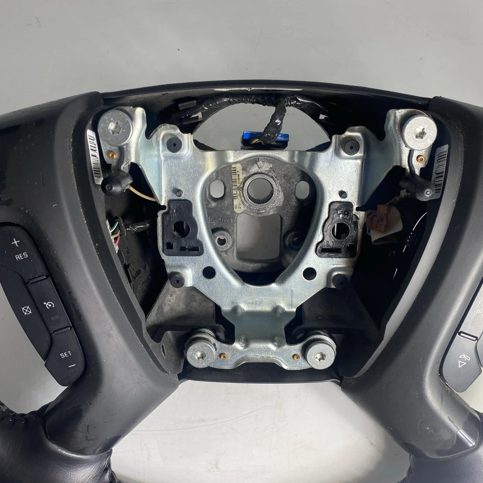 Chevrolet GMC Tahoe Yukon silverado Steering Wheel Black Ebony leather 07-14 oem - Image 4 of 4