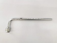 Mercedes-Benz SL R230 Radmutternschlüssel A1205810246 3,70 Benzin 180kw 20318908 Mercedes-Benz SL R230 Radmutternschlüssel A1205810246 3,70 Benzin 180kw 20318908