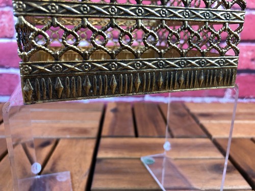 Vintage HOLLYWOOD REGENCY Gilt GOLD ORMOLU FILIGREE Ribbon TISSUE BOX HOLDER - Picture 13 of 16