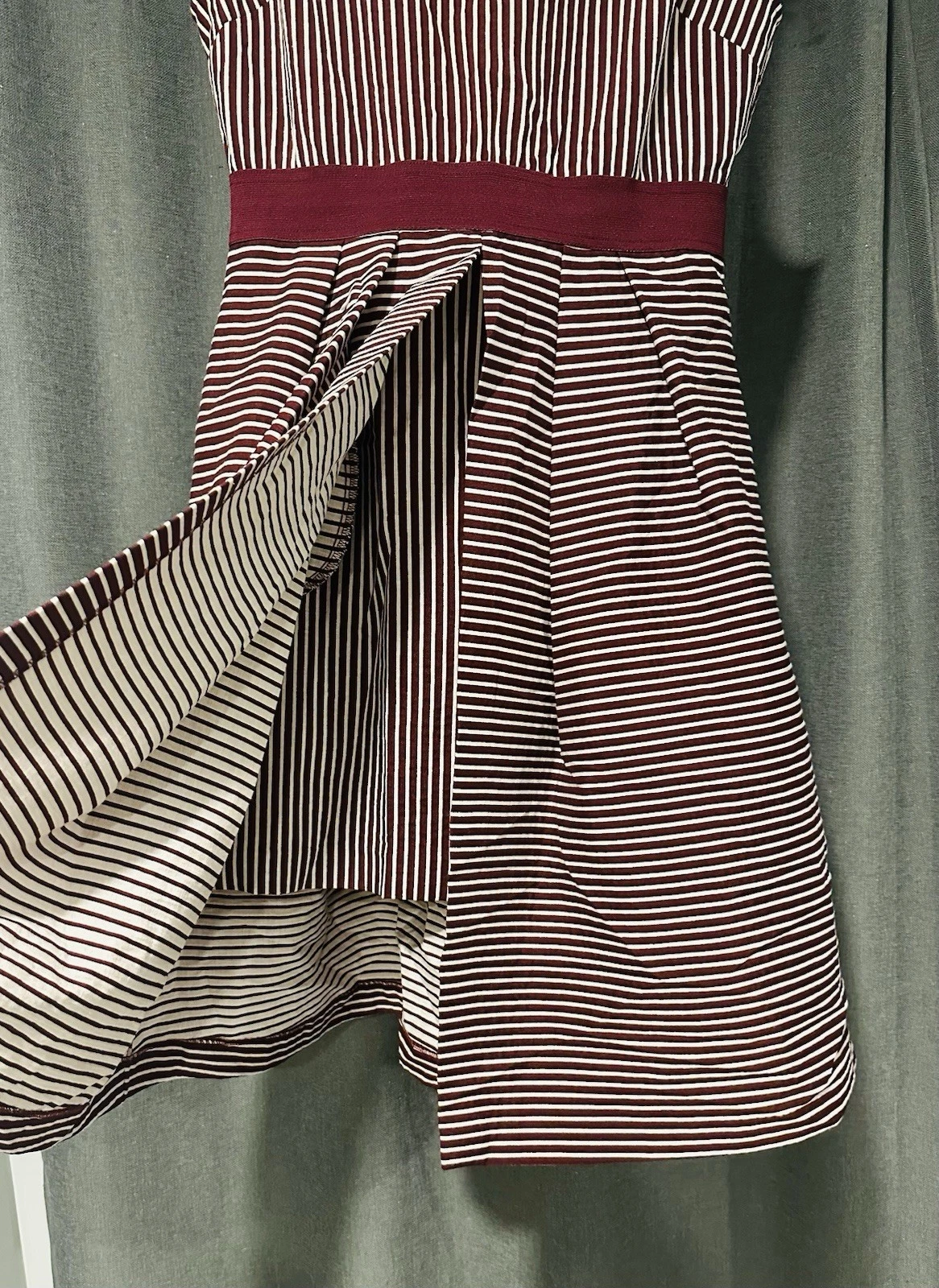 VETEMENTS Abito Eva Mendes NY & Co bordeaux a righe M a strati midi cocktail business