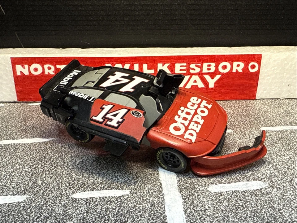 Tony Stewart #14 Office Depot Nascar Bashers Crash Car Spin Master Toy Car Foto 3 de 4