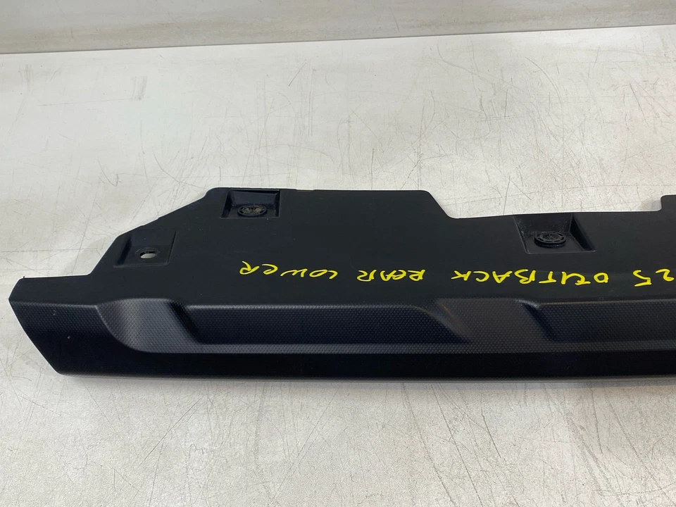 Protector de cubierta de cenefa inferior para parachoques trasero Subaru Outback 2020-2024 OEM Foto 2 de 4