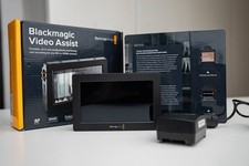 Blackmagic Video Assist Monitor  5” 6G + DaVinci Resolve SD - Boxed-  RRP £550