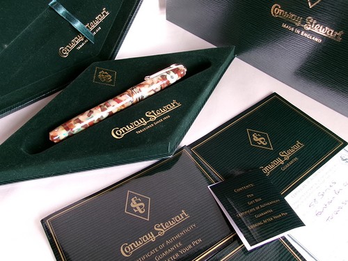 Conway Stewart 58 Turquoise Fleck Limited Edition Fountain Pen 18K M Nib
