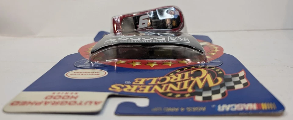 Campana extractora Bill Elliot #9 Dodge Winners Circle Muppets 1:64 sin abrir 2002 Foto 3 de 4