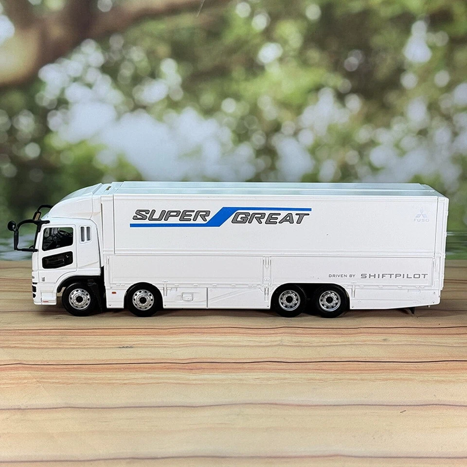 1/43 Scale Mitsubishi FUSO Super Great Tractor truck White Diecast Model Toy  - Image 2 of 4
