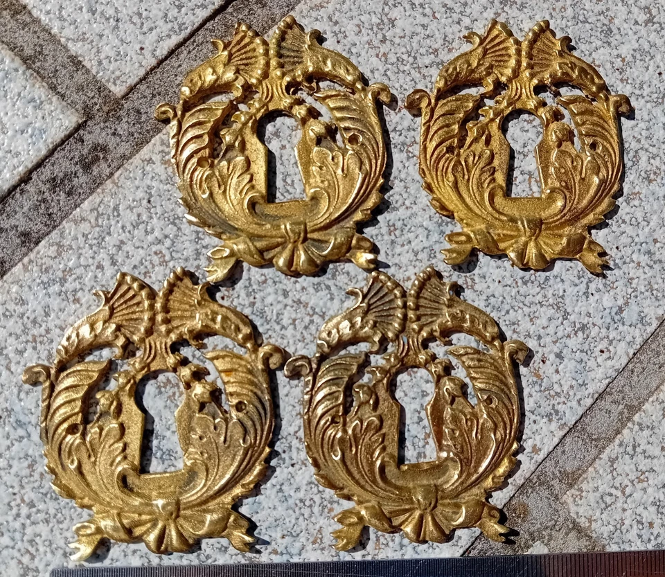 1 ANCIENNE ENTRÉE DE CLÉ SERRURE  DE MEUBLE en bronze ou laiton   N°15C - Photo 4/4