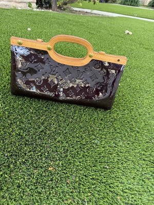 Louis Vuitton Amarante Monogram Vernis Roxbury Dive Bag - Amarante