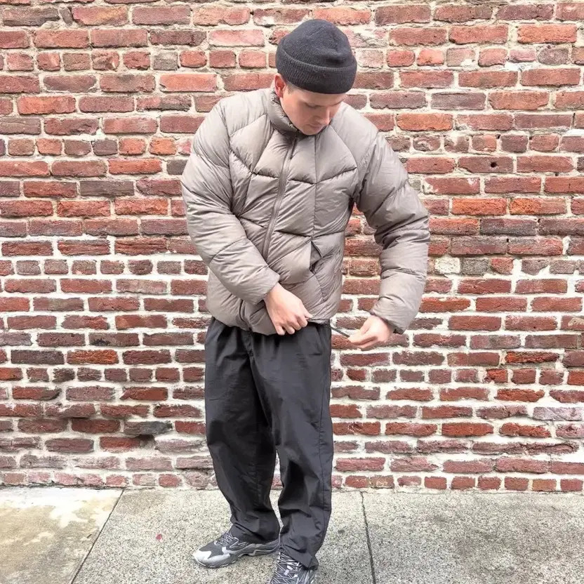 Goldwin Lightweight Down Jacket Black Official - image 6