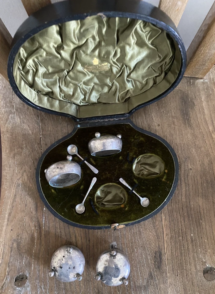 Juego de sal de plata Triple Déport Mappin & Webb - 4 cuencos, 3 cucharas, estuche esmeralda Foto 3 de 4