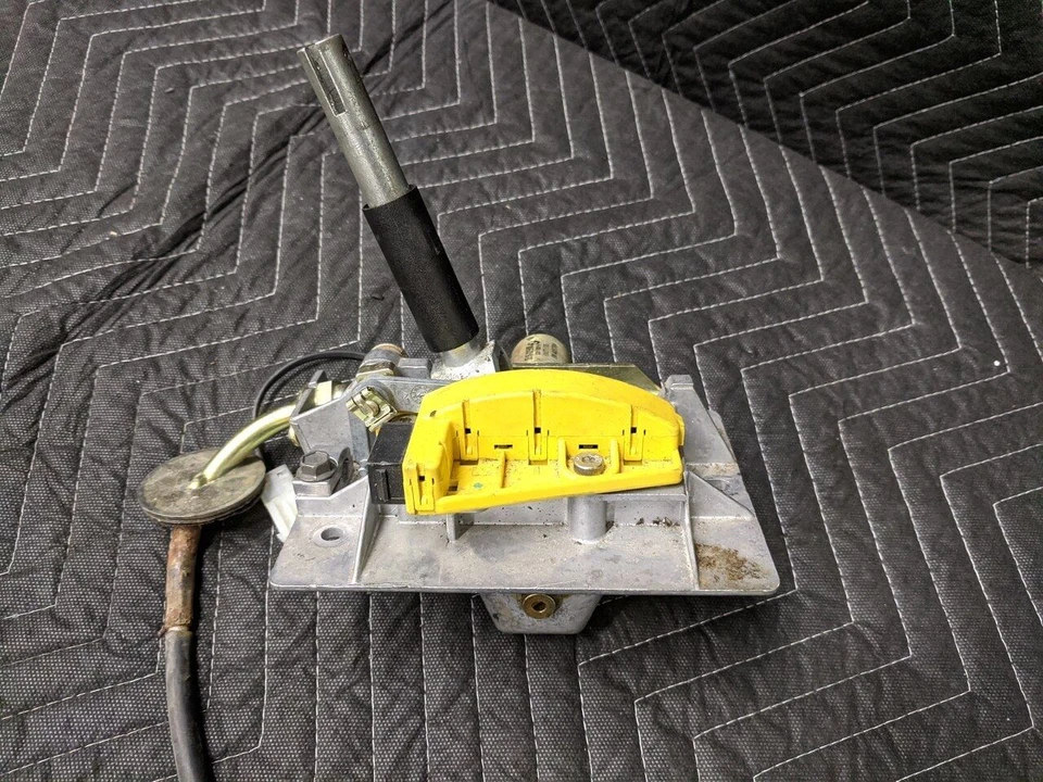 Seletor de câmbio de transmissão automática BMW E36 3-Series 25161422821 - Imagem 4 de 4